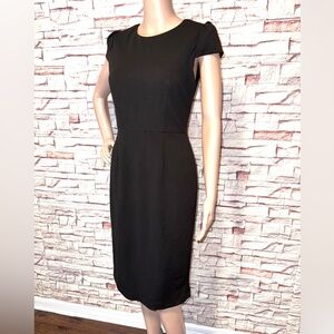 Betsy Johnson Black Dress Polyester-Spandex Cap Sleeve Lined Dress Size 4 EUC